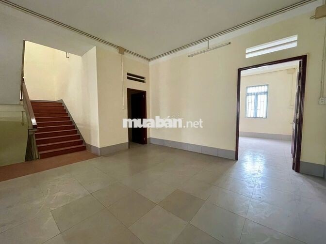 TÒA NHÀ 4 TẦNG - GẦN 800M2 - NGAY KHU HÀNH CHÍNH DĨ AN -  QUẢNG TRƯỜNG