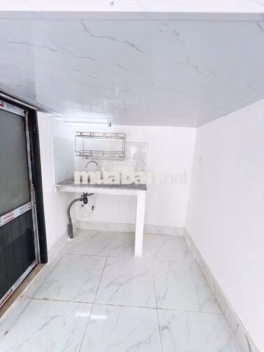KIOT MBKD NGAY ĐH VĂN LANG - VỈA HÈ 6M - HẺM 2 OTO TRÁNH NHAU - 35M2