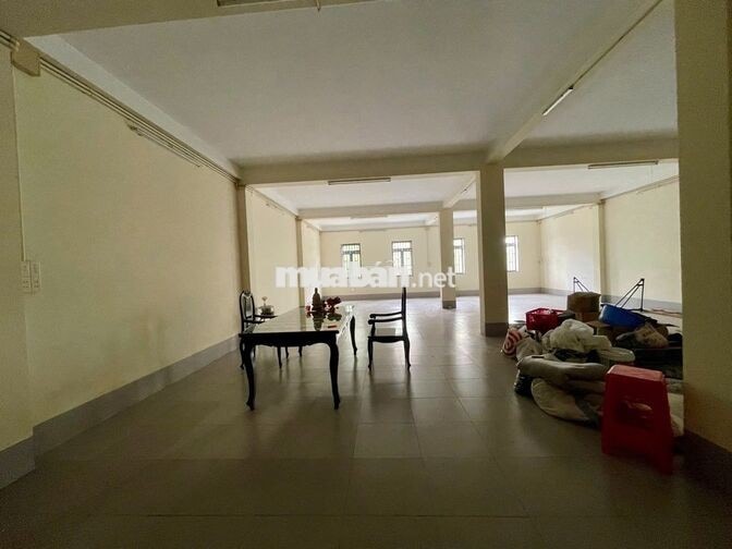 TÒA NHÀ 4 TẦNG - GẦN 800M2 - NGAY KHU HÀNH CHÍNH DĨ AN -  QUẢNG TRƯỜNG