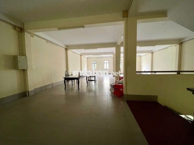TÒA NHÀ 4 TẦNG - GẦN 800M2 - NGAY KHU HÀNH CHÍNH DĨ AN -  QUẢNG TRƯỜNG