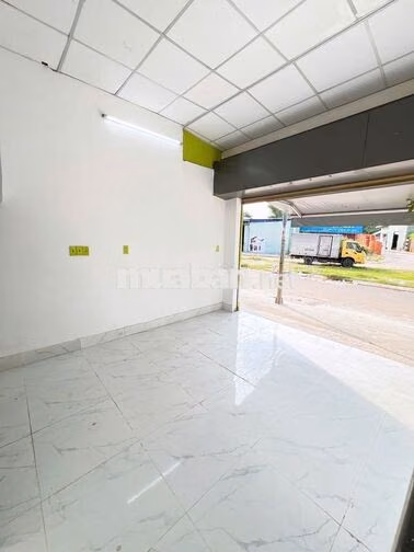 KIOT MBKD NGAY ĐH VĂN LANG - VỈA HÈ 6M - HẺM 2 OTO TRÁNH NHAU - 35M2