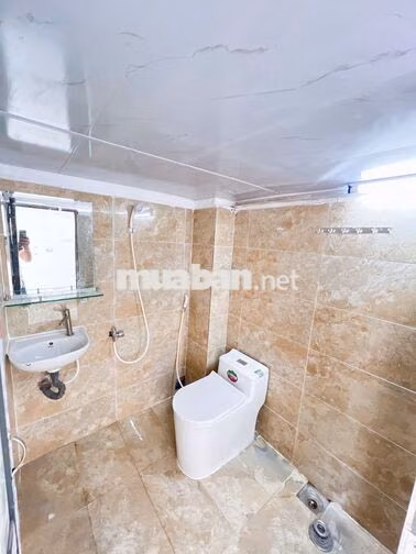 KIOT MBKD NGAY ĐH VĂN LANG - VỈA HÈ 6M - HẺM 2 OTO TRÁNH NHAU - 35M2
