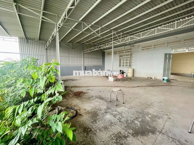 TÒA NHÀ 4 TẦNG - GẦN 800M2 - NGAY KHU HÀNH CHÍNH DĨ AN -  QUẢNG TRƯỜNG