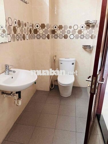 Phòng 18m2 đường Bình Lợi, cửa sổ trời, có máy lạnh giá 3tr4