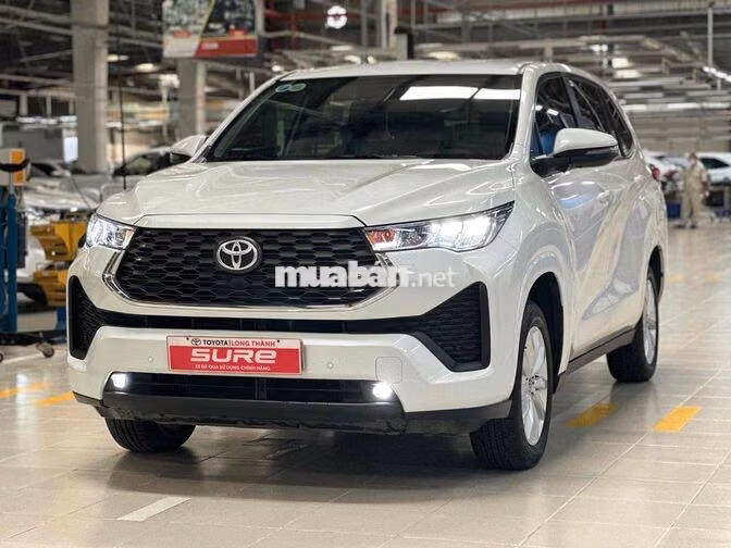 Toyota Innova Cross 2.0V 2024 Trắng 19.000 km