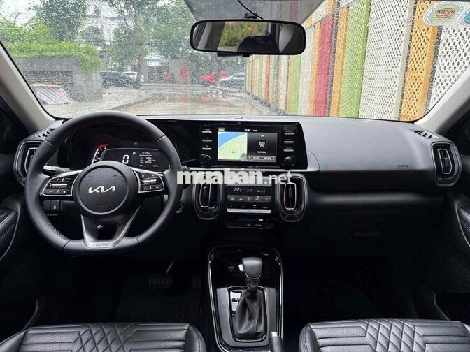 Kia Sonet Luxury 2024 Trắng/Đen 16.000km