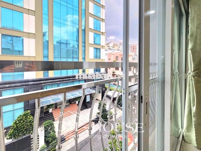 Cho thuê căn hộ 1PN full NT ngay Nguyễn Văn Thương (Gần Pearl Plaza )