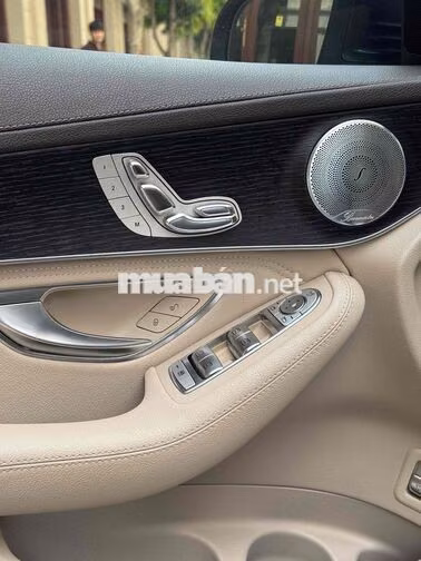 Mercedes GLC 300 4MATIC 2020 Form Mới ✅