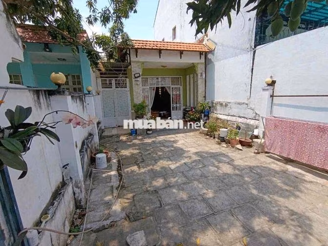 Bán nhà mặt tiền Đào Sư Tích 240m2