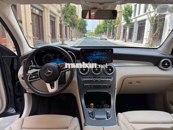 Mercedes GLC 300 4MATIC 2020 Form Mới ✅