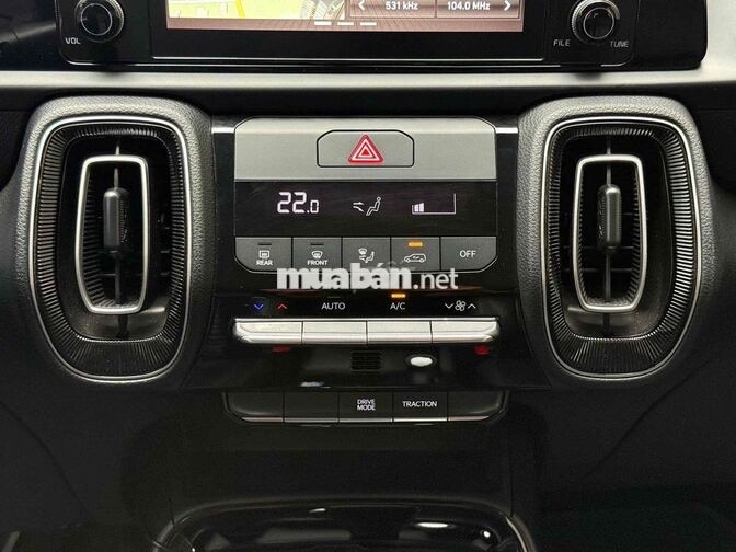 Kia Sonet Luxury 2024 Trắng/Đen 16.000km