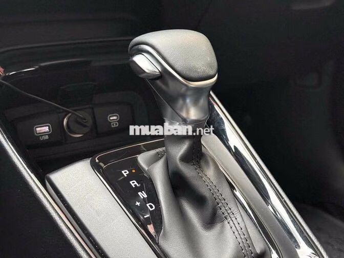 Kia Sonet Luxury 2024 Trắng/Đen 16.000km