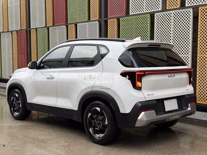 Kia Sonet Luxury 2024 Trắng/Đen 16.000km