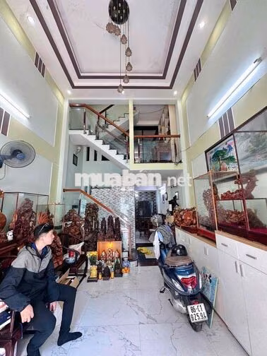 NHÀ 3 LẦU HẺM XE HƠI - QUANG TRUNG P8 GÒ VẤP