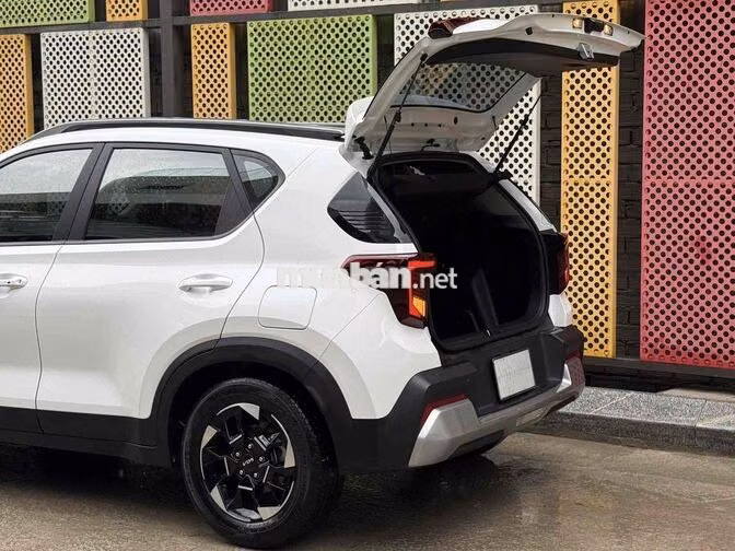 Kia Sonet Luxury 2024 Trắng/Đen 16.000km
