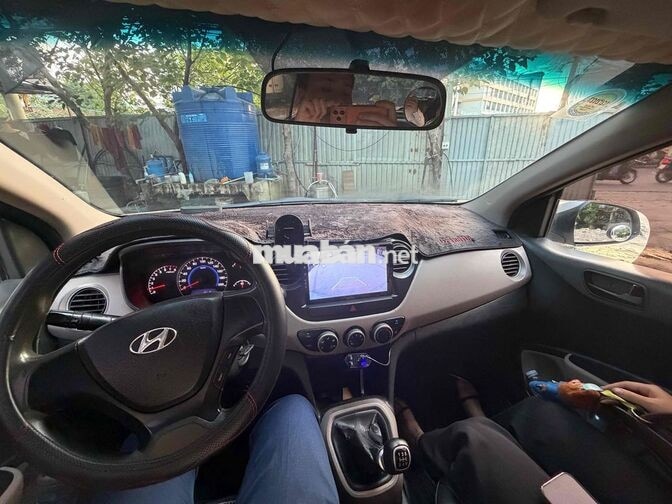 Hyundai I10 2015 Bạc 5 chỗ