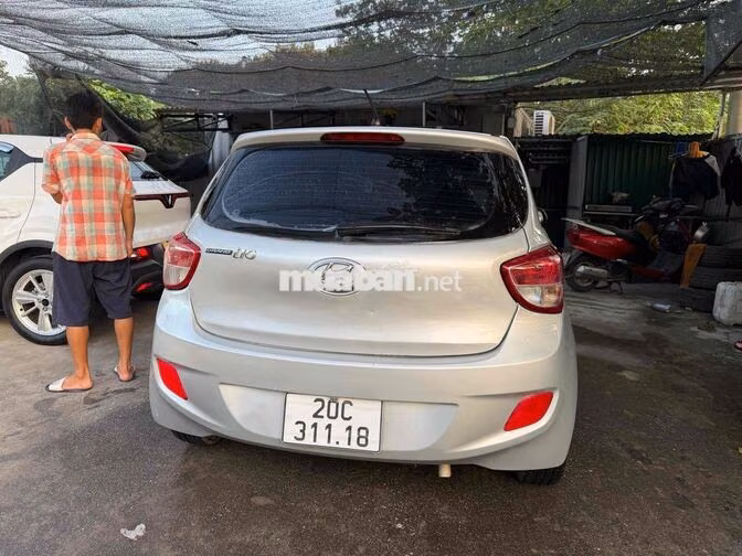 Hyundai I10 2015 Bạc 5 chỗ