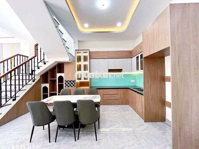 Cần tiền trả nợ ngân hàng cần bán gấp căn nhà 1 trệt 1 lầu.Hóc môn