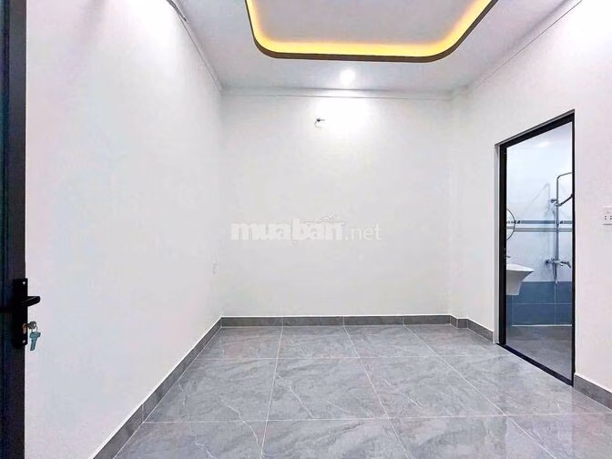 Cần tiền trả nợ ngân hàng cần bán gấp căn nhà 1 trệt 1 lầu.Hóc môn