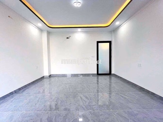 Cần tiền trả nợ ngân hàng cần bán gấp căn nhà 1 trệt 1 lầu.Hóc môn