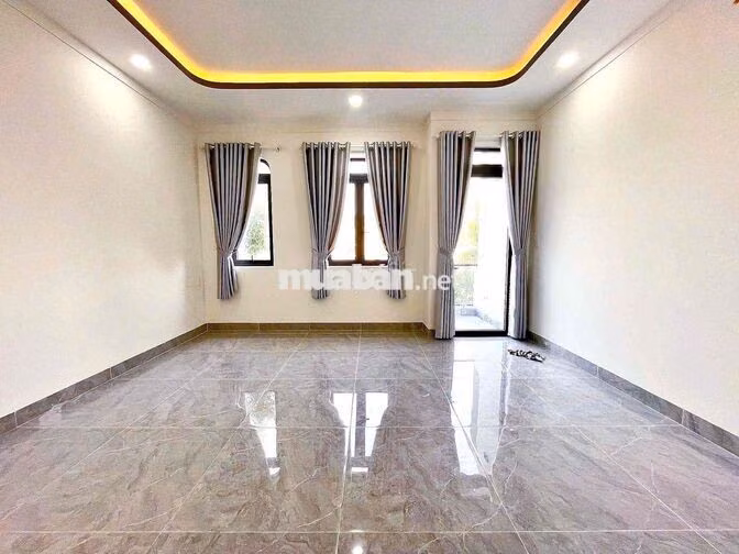 Cần tiền trả nợ ngân hàng cần bán gấp căn nhà 1 trệt 1 lầu.Hóc môn