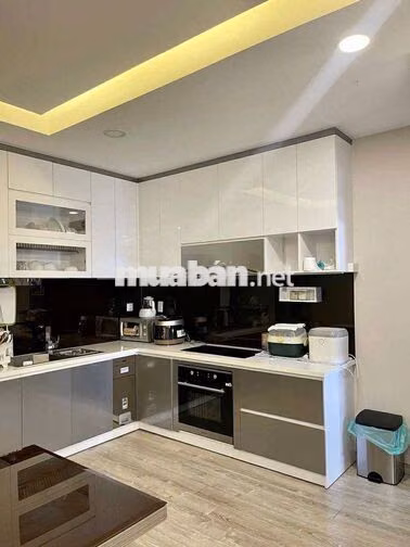 Cho thuê căn góc Pegasuite 89m2 full nt cao cấp ở ngay chỉ 14,5tr