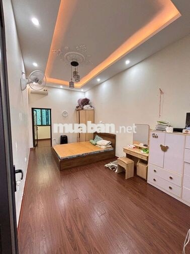 Cho thuê nhà 3PN 3WC Đường Láng, Đống Đa – 15 triệu/tháng