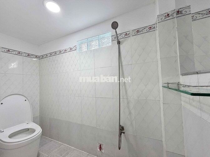 PHÒNG GÁC TRẦN TẤN - ÂU CƠ MỚI SACH SẼ THANG MÁY GÁC CAO - NT CƠ BẢN