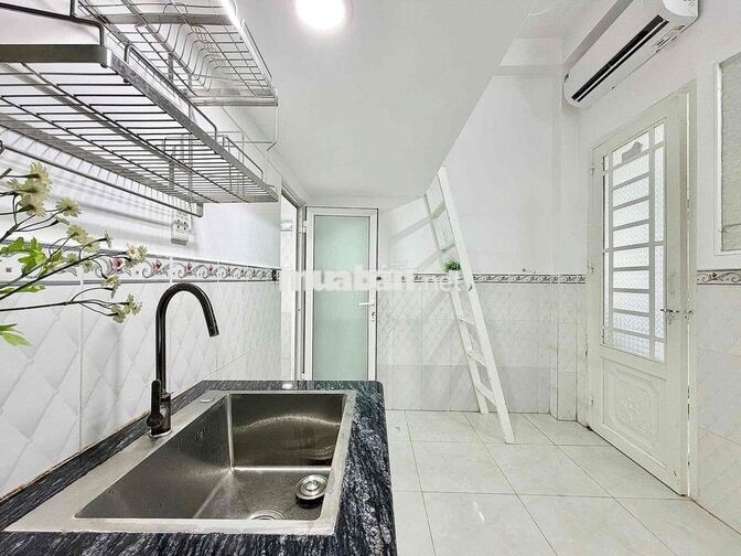 PHÒNG GÁC TRẦN TẤN - ÂU CƠ MỚI SACH SẼ THANG MÁY GÁC CAO - NT CƠ BẢN