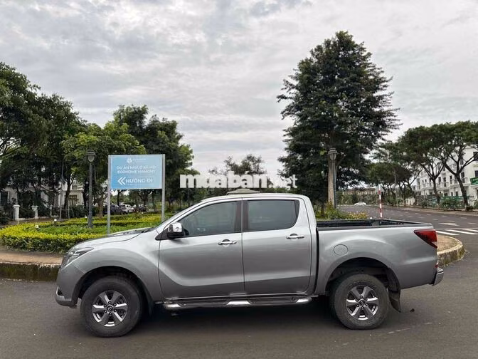 Mazda BT-50 2016 2 cầu 4x4 Số sàn Xám