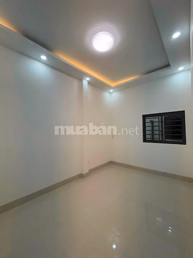 Bán rẻ lại căn nhà còn mới cuối Phan Văn Hớn Hóc Môn 435 Triệu 