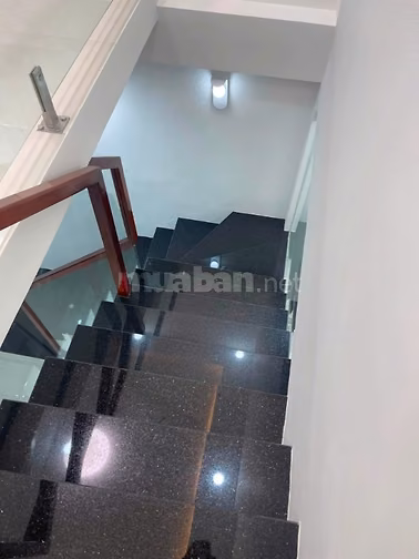 Bán rẻ lại căn nhà còn mới cuối Phan Văn Hớn Hóc Môn 435 Triệu 
