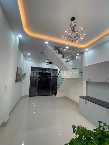 Bán rẻ lại căn nhà còn mới cuối Phan Văn Hớn Hóc Môn 435 Triệu 