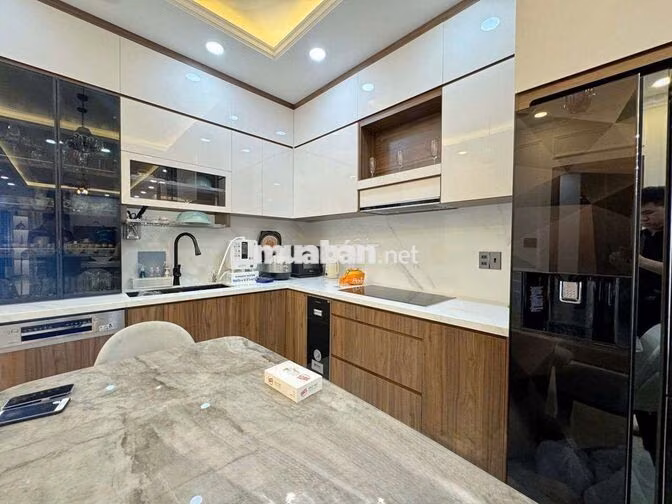 Căn Hộ khu Phan Xích Long 3 PN cao Cấp