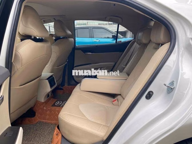 Toyota Camry 2.5Q 2022 Trắng Ghế da