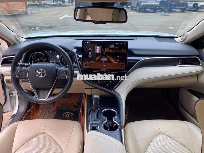 Toyota Camry 2.5Q 2022 Trắng Ghế da