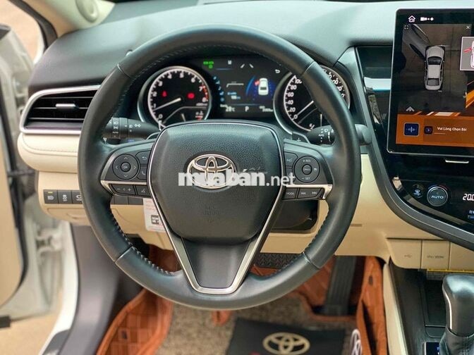 Toyota Camry 2.5Q 2022 Trắng Ghế da
