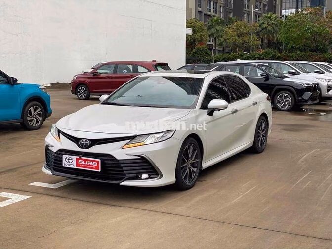 Toyota Camry 2.5Q 2022 Trắng Ghế da
