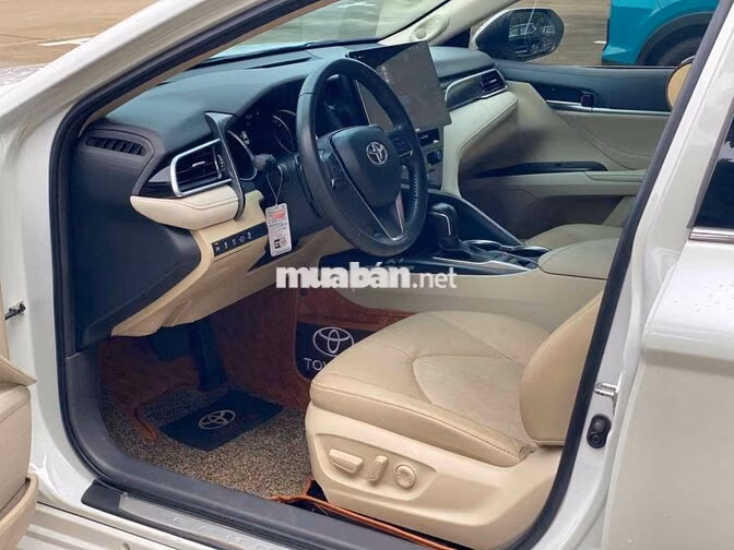 Toyota Camry 2.5Q 2022 Trắng Ghế da