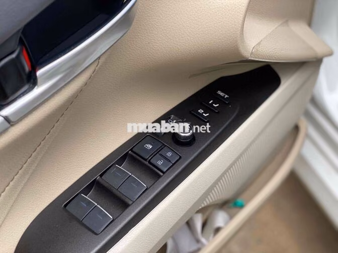 Toyota Camry 2.5Q 2022 Trắng Ghế da