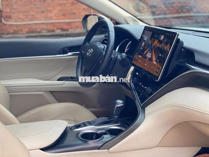 Toyota Camry 2.5Q 2022 Trắng Ghế da