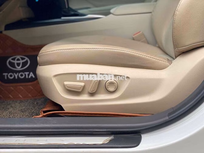 Toyota Camry 2.5Q 2022 Trắng Ghế da