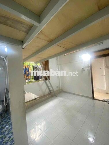 Phòng duplex to có ban công cửa sổ thoáng mát giá rẻ