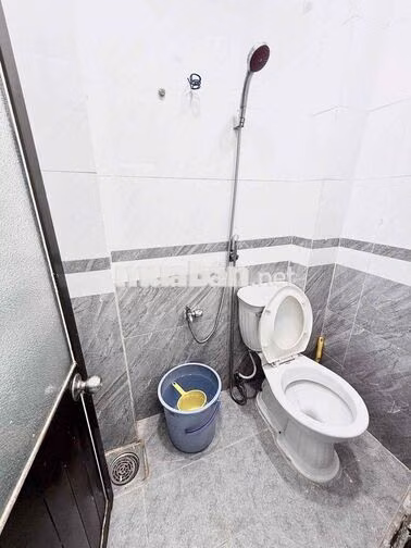 Nhà cách ngã 6 GV 200m, cho thuê 6tr/tháng, khu dân cư an ninh, nhà mo