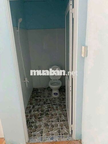 CHO THUÊ NHÀ DT RỘNG 150M CÓ SÂN XE ỎTO 5.5TR