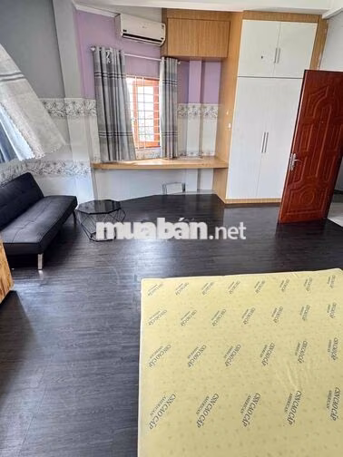 PHÒNG RỘNG - FULL NT NHƯ HÌNH - THANG MÁY