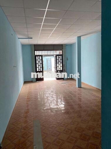 CHO THUÊ NHÀ DT RỘNG 150M CÓ SÂN XE ỎTO 5.5TR