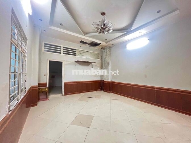 Cho thuê mặt bằng siêu rộng có 2 chỗ ngủ ở Bùi Văn Ba, Q7