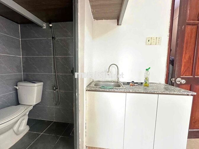 GÁC BAN CÔNG NGAY CÔNG VIÊN GIA ĐỊNH-SÂN BAY-BỆNH VIỆN 175-PHÚ NHUẬN