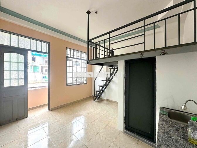 GÁC BAN CÔNG NGAY CÔNG VIÊN GIA ĐỊNH-SÂN BAY-BỆNH VIỆN 175-PHÚ NHUẬN